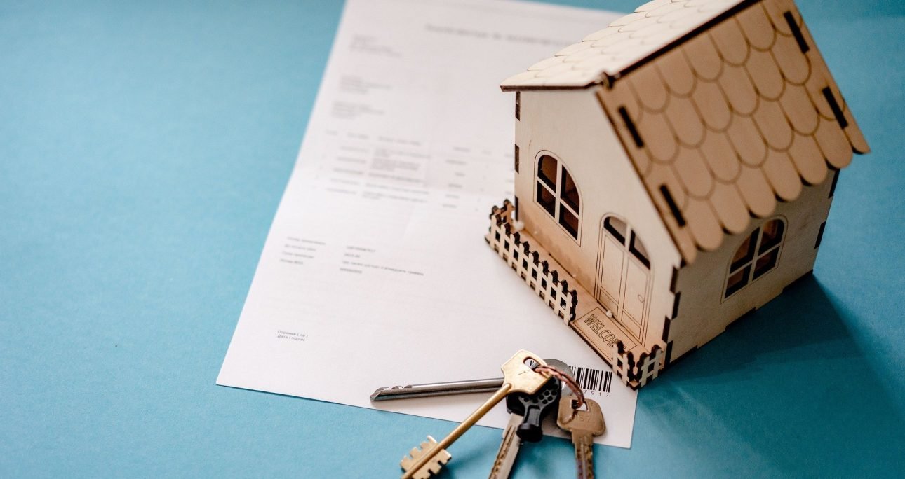 THE EFFECT OF IRREGULARITY OF STATUTORY NOTICE IN TERMINATION OF LEASE AGREEMENT: AN APPRAISAL OF THE SUPREME COURT DECISION IN PILLARS NIGERIA LIMITED V WILLIAMS DESBORDES (2021) 12 NWLR (PT. 1789) 122